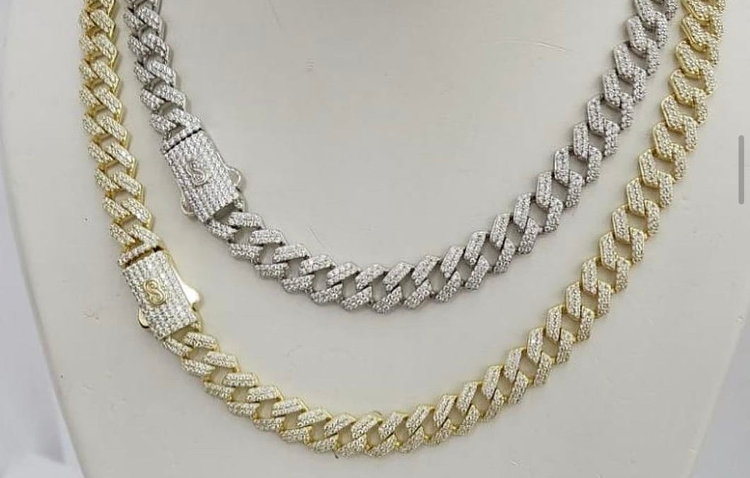 Gucci link necklace