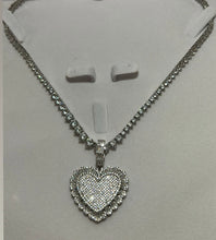 Load image into Gallery viewer, Amour baguette necklace
